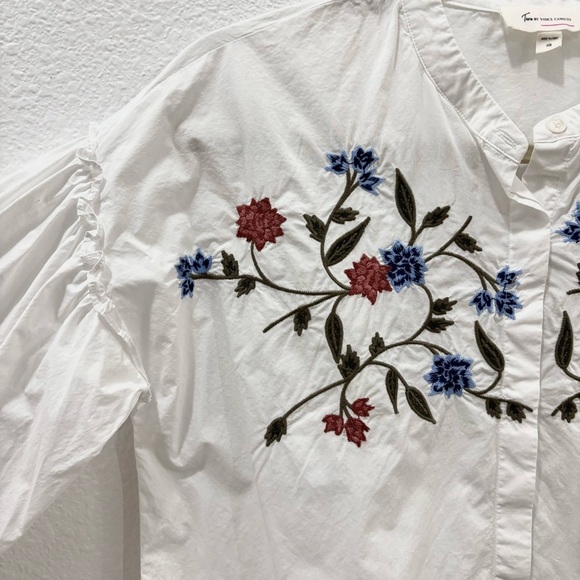 Two by Vince Camuto | White floral embroidered boxy button up blouse - Picture 3 of 6